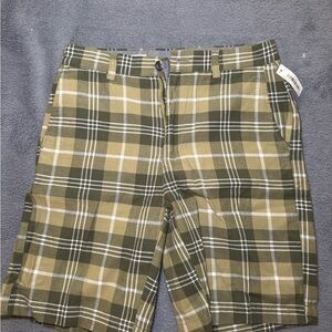 Amazon Essentials Olive Plaid Men’s Flat Front Shorts